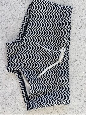 Trina Turk Black & White Chevron Knit Shorts